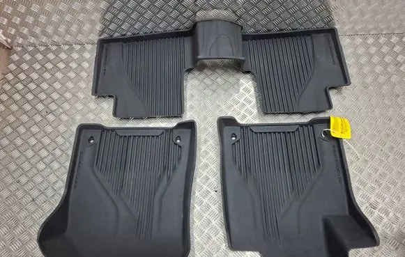 Jeep Cherokee Car floor mat set S27730655 82214855