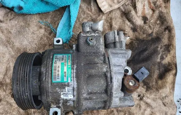 Volkswagen Golf Plus Air conditioning (A/C) compressor (pump) 1K0820803G