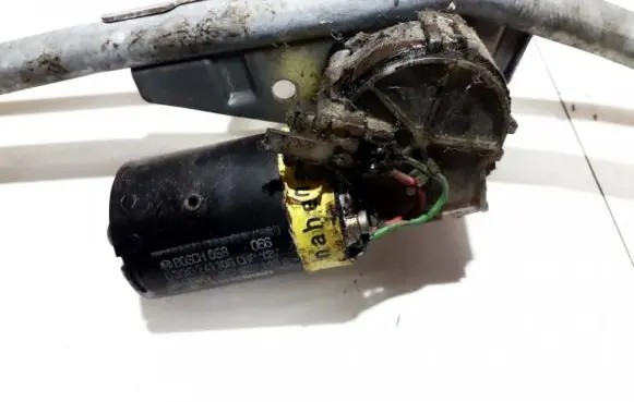Volkswagen PASSAT B3 Wiper motor 357955113C 0390241108