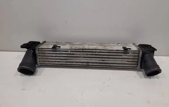 BMW 3 E90 E91 Intercooler radiator 7798788 3296399