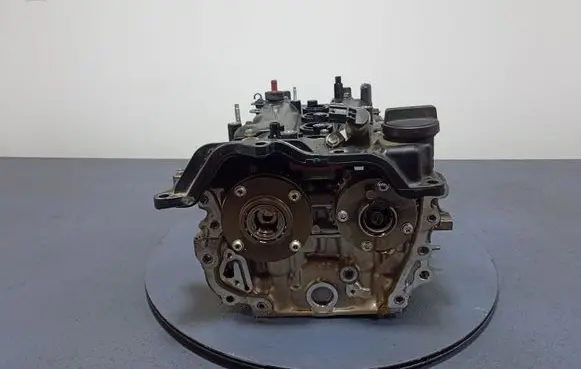 Toyota Yaris Engine head 