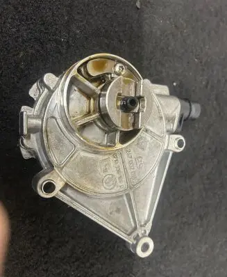 BMW X3 F25 Vacuum pump 0710336189D