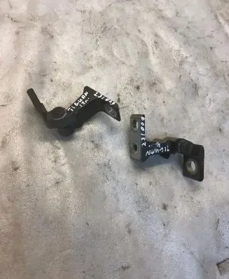 Volkswagen Tiguan Front door hinge set 8x0831404e