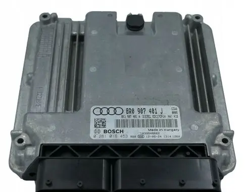 Audi A5 8T 8F Engine control unit/module 8R0907401J