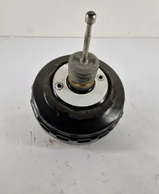 Opel Astra J Brake booster 13338058