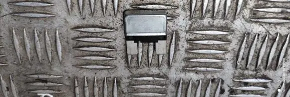 Dodge RAM 1500 DS Fuse 04692143