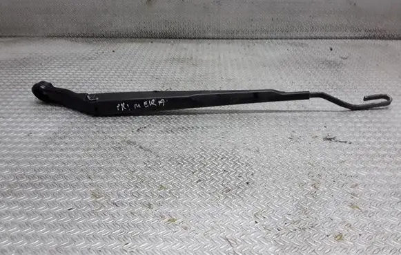Front wiper blade arm