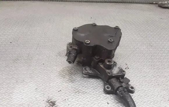 Volkswagen Golf IV Vacuum pump 0381452093E
