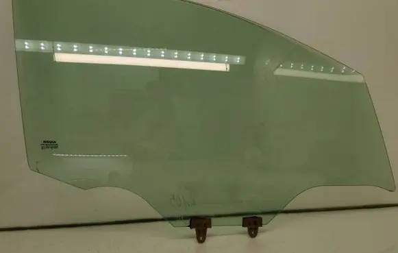 Nissan Leaf I (ZE0) Front door window glass four-door Dot39as2m40 43r009007