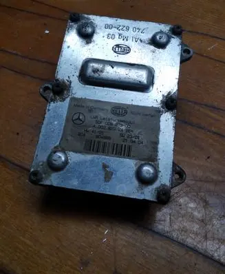 Mercedes-Benz E W211 Xenon control unit/module A0028202426