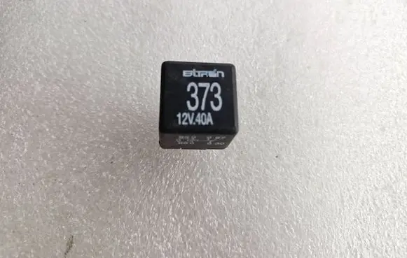 Audi A6 S6 C5 4B Other relay 8D0951253A