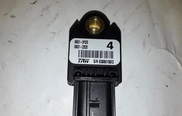 Lexus IS 220D-250-350 Airbag deployment crash/impact sensor 898310P020 8983122020 8388015013