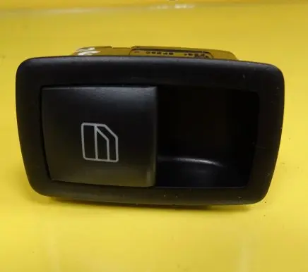 Mercedes-Benz B W245 Electric window control switch A2518200510