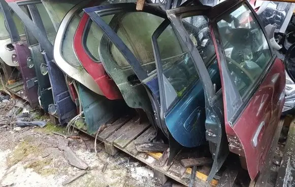 Ford Scorpio Rear door VYSNINES