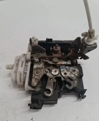 Audi A8 S8 D2 4D Front door lock 8D1837016F