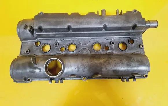 Opel Astra G Rocker cam cover 24417248