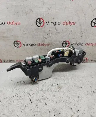 Toyota Corolla Verso AR10 Fuse module