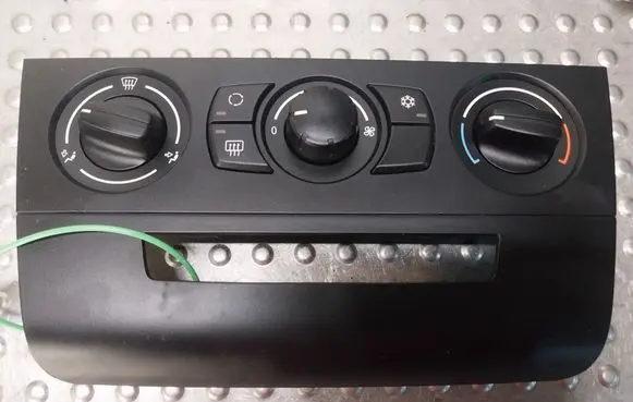 BMW 1 E82 E88 Climate control unit 9190922