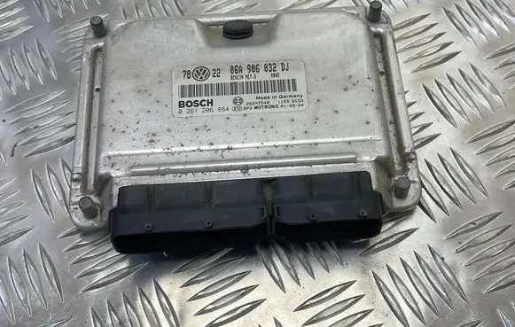 Audi A3 S3 8L Engine control unit/module 06A906032DJ 0261206864