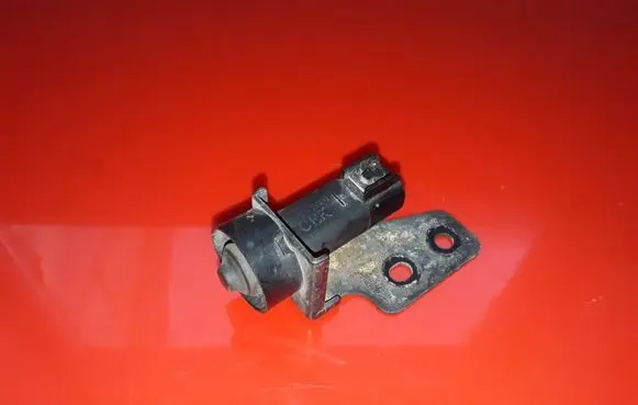 KIA Carens II Bonnet alarm switch sensor 938801D000