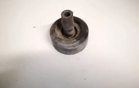 Engine mount bracket