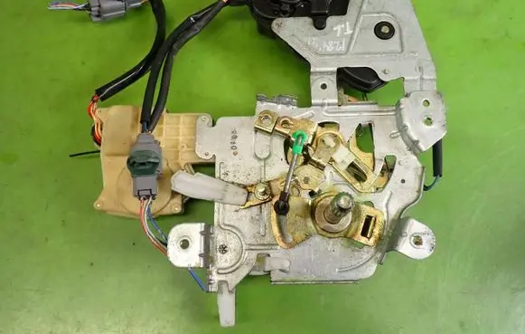 Honda Odyssey Rear door lock
