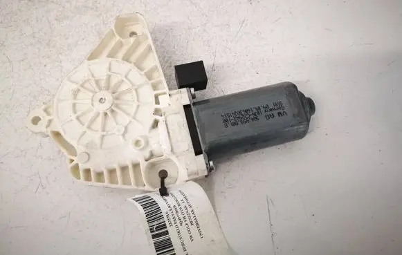 Volkswagen Golf VII Front door window regulator motor 5Q4959801B 1036C22942100