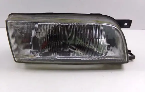 Nissan Almera Headlight/headlamp 215-1140R