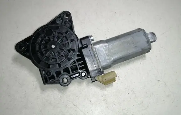 KIA Carens II Front door window regulator motor F00S1A3295