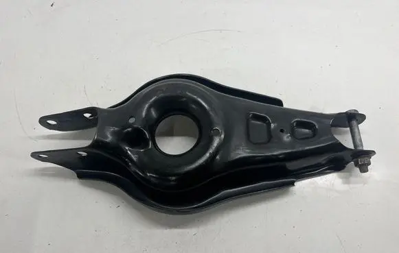 Tesla Model 3 Rear upper control arm/wishbone 104445100F AMA20156A654610