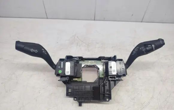 Ford Focus Multifunctional control switch/knob BV6T13N064 14JAN290297CACZ