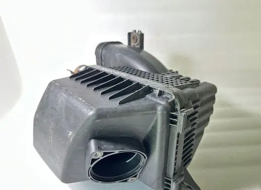 Hyundai i40 Air filter box 281103Z300