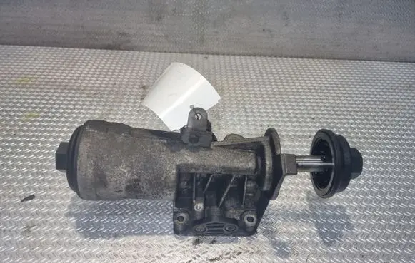 Volkswagen Caddy Oil filter mounting bracket 045115389K