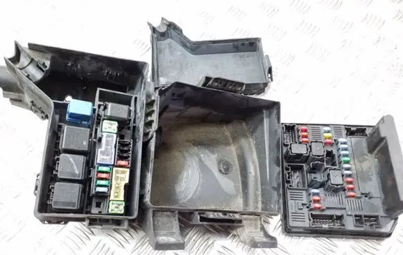 Nissan Qashqai Fuse box set