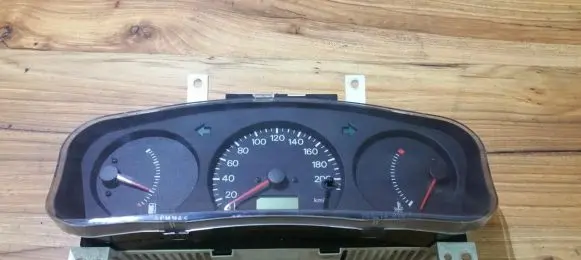 Mitsubishi Colt Speedometer (instrument cluster) mr390656 237-610