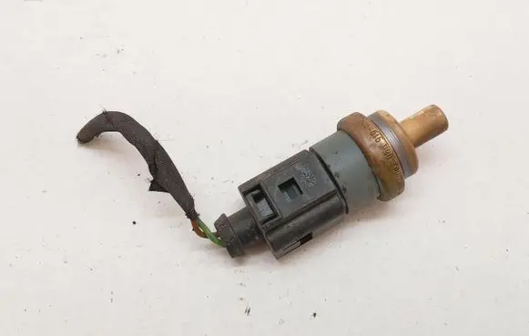 Volkswagen PASSAT B6 Coolant temperature sensor 06A919501A
