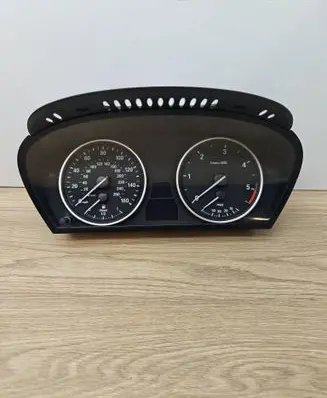 Speedometer (instrument cluster)
