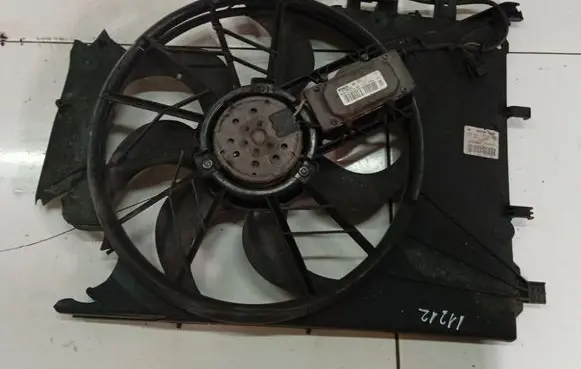 Volvo S60 Radiator cooling fan shroud 0130303909