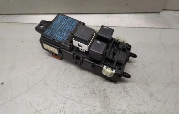 Mitsubishi Space Star Fuse module MB953355 MR318828