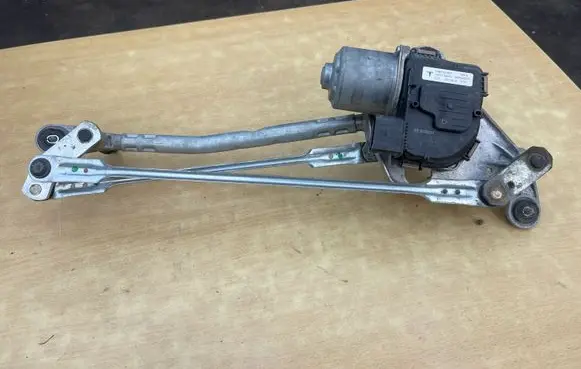 Tesla Model 3 Front wiper linkage and motor 107672500F