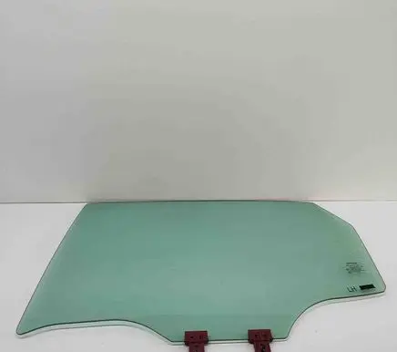 Nissan Qashqai J12 Rear door window glass 823016UA0A