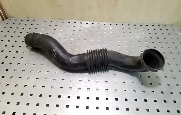 Renault Trafic II (X83) Air intake duct part 8200658370A 93859239