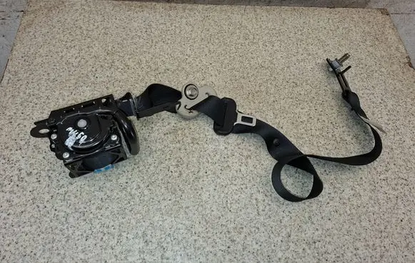 Mazda 3 III Front seatbelt TKAH2EH959 0926092014 7212551200