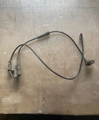 Hyundai Santa Fe ABS brake wheel speed sensor 956702B200