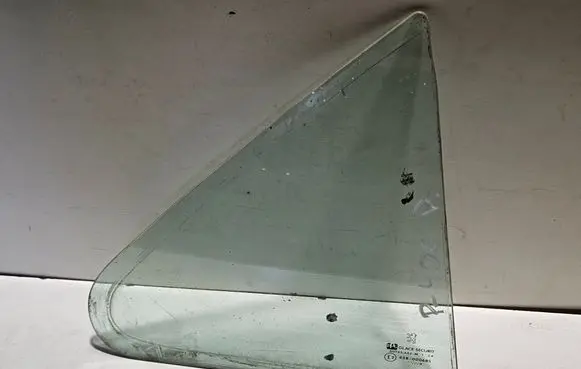 Rear vent window glass