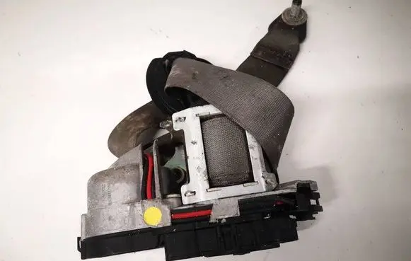 Mercedes-Benz S W221 Front seatbelt 33043797