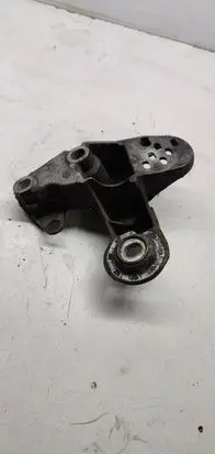 Volkswagen PASSAT B5.5 Engine mounting bracket 8e0199351