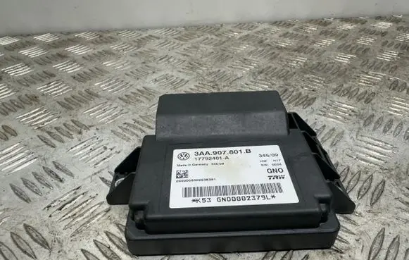 Volkswagen Tiguan Hand brake control module 3AA907801