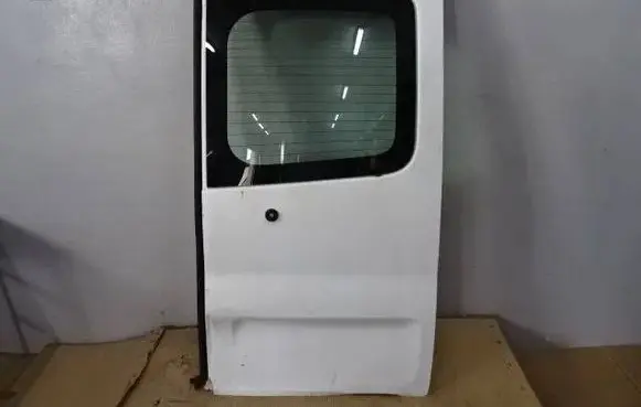 Nissan Primastar Rear door