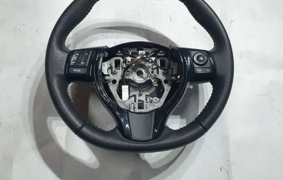 Toyota Yaris Steering wheel 310374581B PFS06C21